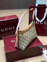 Gucci GG Emblem size :   22 x 14cm - Image 6