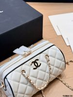 CHANEL 25P  BAG SIZE :  19 X 12cm - Image 9