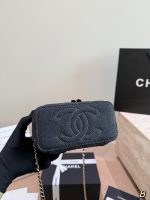CHANEL vanity bag size: 16x10x8cm - Image 9