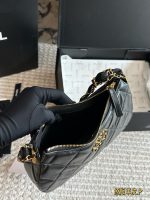 CHANEL 23K HOBO BAG SIZE: 23 CM - Image 6