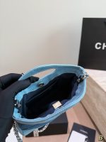 CHANEL 31 bag size：20 x 14cm - Image 9
