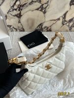 CHANEL 24A HOBO BAG,SIZE : 26 X 17cm - Image 3