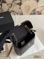 CHANEL  VANITY BAG - Image 8