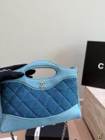 CHANEL 31 bag size：20 x 14cm - Image 2