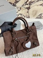 BALENCIAGA BAG SIZE：30*20cm - Image 3