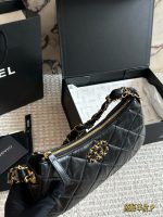CHANEL 23K HOBO BAG SIZE: 23 CM - Image 4