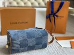 LOUIS VUITTON lv toiletry bag - Image 4
