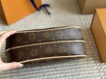 LOUIS VUITTON  lv toiletry bag - Image 3