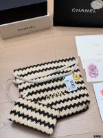 CHANEL 22 BAG  size :  30 X 32cm