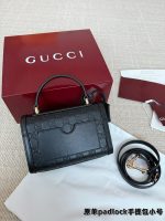 Gucci padlock handle size : 20 X 13 cm - Image 2