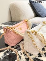 CHANEL BAG SIZE : 20CM