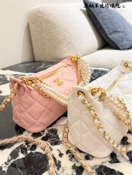 CHANEL BAG SIZE : 20CM