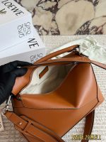 LOEWE PUZZLE BAG  SIZE : 18*11cm,  24*15cm - Image 3
