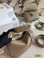 LOEWE PUZZLE BAG  SIZE : 18*11cm,  24*15cm - Image 4