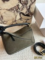 LOEWE PUZZLE SUEDE BAG SIZE :  24CM