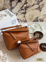 LOEWE PUZZLE BAG  SIZE : 18*11cm,  24*15cm - Image 3