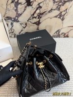 CHANEL 25 bag black leather size : 26 / 22 cm - Image 9