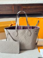 louis vuitton lv neverfull  bag size : 32 *28cm