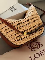 Loewe Hammock Hobo size：17 X 27X16cm - Image 4