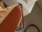 Loewe Hammock Hobo size：17 X 27X16cm - Image 6