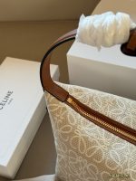 LOEWE BAG SIZE : 22×15cm, 26*17cm - Image 10
