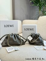 Loewe Flamenco Purse size：  16cm 、25cm