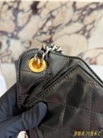 CHANEL 25 bag black leather size : 26 / 22 cm - Image 7