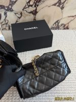 CHANEL 25 bag black leather size : 26 / 22 cm - Image 8