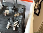 HERMES BIRKIN  size：30cm*25cm - Image 9