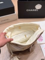 CHANEL 22 BAG  size :  30 X 32cm - Image 7