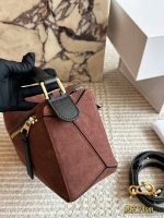 LOEWE PUZZLE SUEDE BAG SIZE :  24CM - Image 4