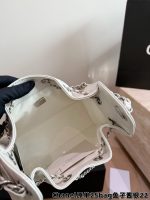 CHANEL 25 BAG SIZE : 22CM / 26CM - Image 5