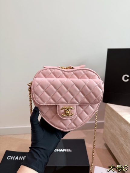 CHANEL BAG  SIZE : 16 CM