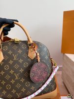 LOUIS VUITTON lv ALMA PM SIZE : 35.27cm - Image 3