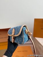 LOUIS VUITTON lv Nano Diane SIZE : 19 CM - Image 3