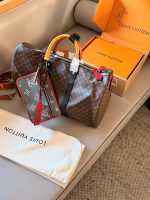 LOUIS VUITTON lv DUFFLE BAG SIZE :45*27cm - Image 4