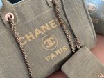 CHANEL bag size :38*30cm , 33*25cm - Image 3