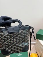 Goyard Beluga Mini SIZE : 18 X 17 CM - Image 4