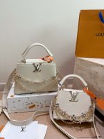 LOUIS VUITTON lv Capucines size: 28cm/ 20cm