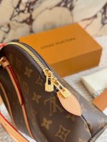 LOUIS VUITTON lv BAG size:33 X 21 CM - Image 4