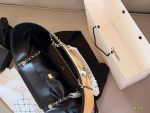 CHANEL BAG size：28*50*26cm - Image 4