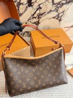 LOUIS VUITTON lv BAG SIZE : 34 X 19cm - Image 5