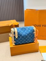 LOUIS VUITTON lv TRUNK BAG  SIZE :  23  X 16cm