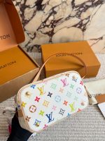 LOUIS VUITTON lv BAG SIZE : 22 X 13cm - Image 5