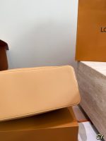 LOUIS VUITTON lv ALMA PM SIZE : 35.27cm - Image 8