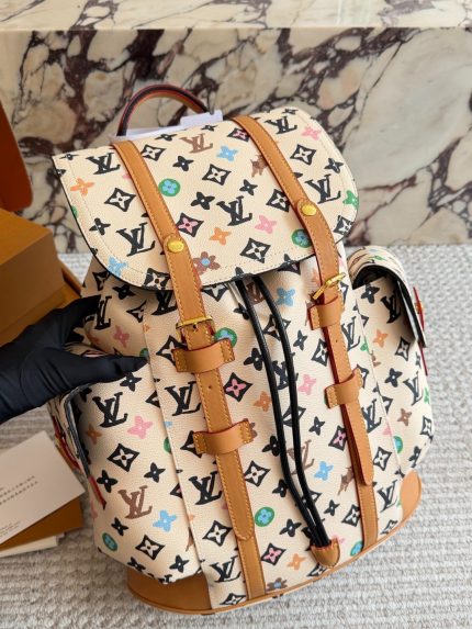 LOUIS VUITTON lv BACKPACK SIZE :  45 X 26cm