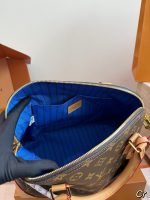 LOUIS VUITTON lv ALMA PM SIZE : 35.27cm - Image 4