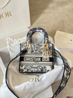 DIOR LADY DIOR size : 20 cm - Image 2