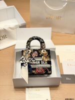 DIOR LADY DIOR SIZE :  20X 17cm - Image 4