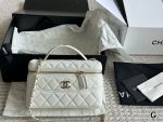 CHANEL 25C LP vanity  size : 19x 12 cm - Image 4